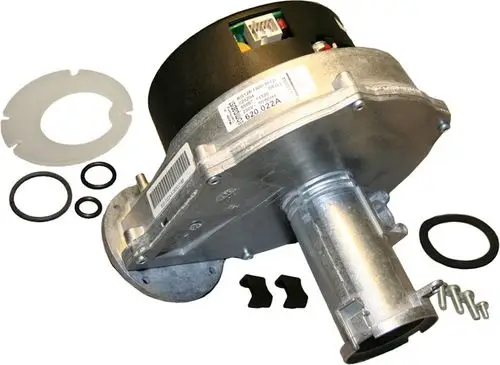 BOSCH Gebläse mit Elektromotor und verschiedenen Befestigungsteilen. Sichtbare Anschlüsse und Dichtungen sind vorhanden.